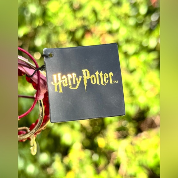 ✨ Harry Potter Gryffindor 4-Piece Bracelet Set – Beaded, Charm & Bangles - Picture 6 of 16